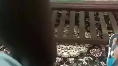 Devar sees ass and gets a blowjob in Bhabhi sex MMS