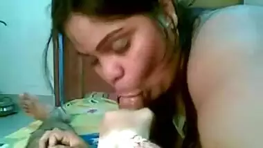Busty Indian wife sucks husband’s dick on honeymoon night