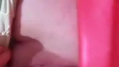 Indian MMS of a Punjabi girl playing with her cunt