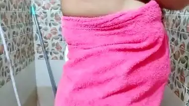 Indian sexy bhabhi live showing to her fans