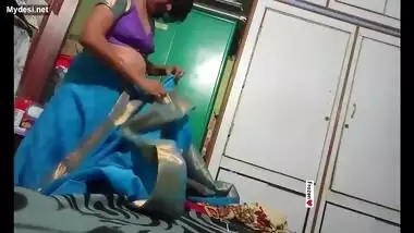 Desi Married Aunty Changing Saree Secretly Captured On HiddenCam