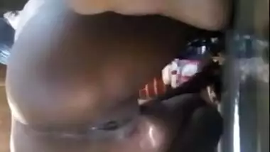Lecherous Desi hottie demonstrates her bubble booty and XXX slit