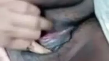 Sexy Desi Girl Showing Her Boobs and Fingerring