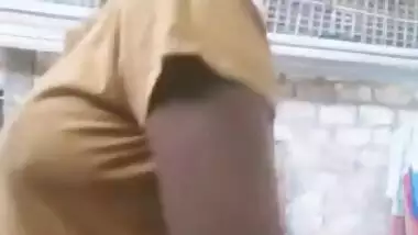 Assami Girl Showing Her Boobs New Leaked MMS