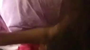Horny babe gives a sexy blowjob in Pakistani porn