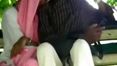 Bihar couple in park