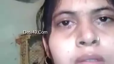 Today Exclusive- Desi Bhabhi Record Her Bathing Video