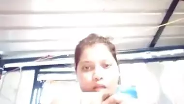 Chubby Paki girl with perky XXX tits films chudai video for her man