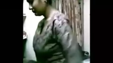Desi big boobs bhabhi removes saree & gives blowjob