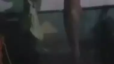Desi maid bathing spycam video