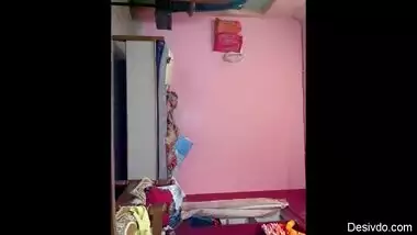 Desi village girl sopna show her nice boobs n pussy