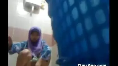 Innocent teen free porn peeing bathroom video