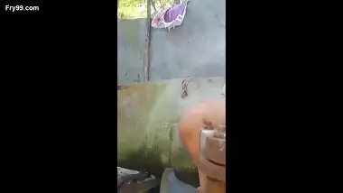 A begali village aunty shower