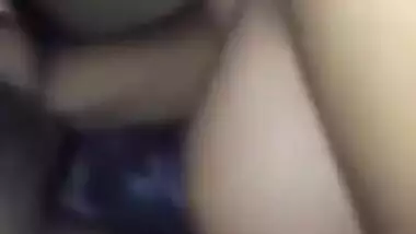 Today Exclusive- Desi Bhabhi Give Handjob