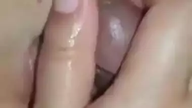 Desi Bhabhi giving nice deep Blowjob