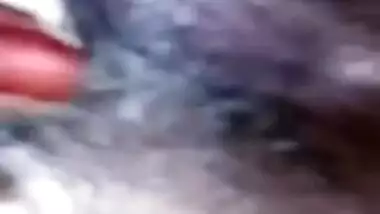 Village Desi XXX wife pulls top up to expose her small breasts MMS