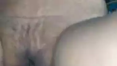 Bihari Bhabhi pussy show to her hubbyâ€™s friend Desi MMS video