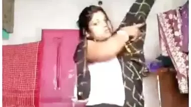 Bangla Boudi dress change