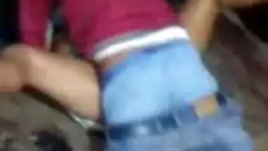 Leela aunty in nighty fucked by nxt door guy while frnd records