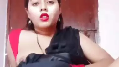 Horny bhabhi in saree Desi fingering wet pussy