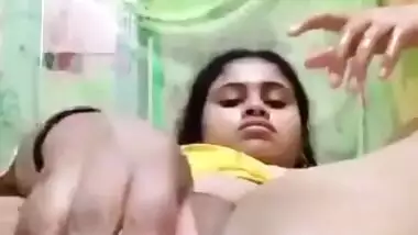 Hot Chechi Trying Hard to Cum