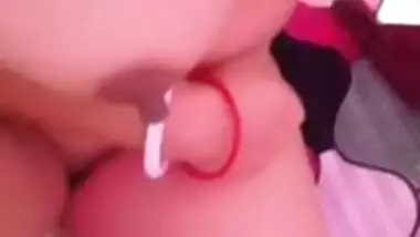 Juicy Indian XXX slut gets her pussy fingered and fucked MMS