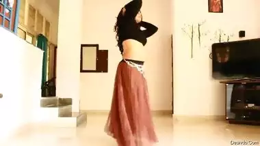Pratibha Chakrawarti hot navel dance