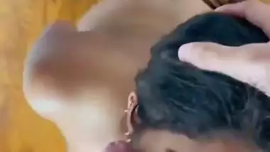 Kinky guy pisses in his naked GF’s mouth in nude MMS