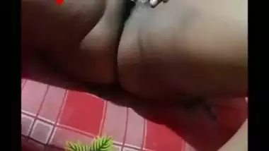 BBW wet pussy fingering live call to secret lover