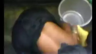 Sexy Busty indian Aunty's BATH Scene