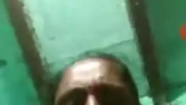 Horny client wants to see nude twat of XXX Desi model during show