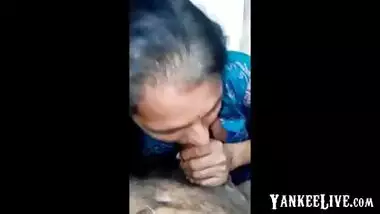 Desi aunty giving blowjob to neighbour