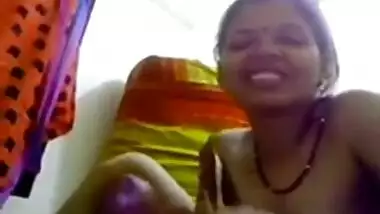 Sexy housewife from Bhopal giving her husband a...