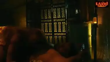 Indian hot babe fucked by husbands friend in hardcore doggy style full Hindi real Desi video