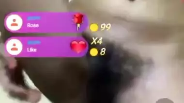 Indian sexy bhabhi showing boobs and fingering pussy on live