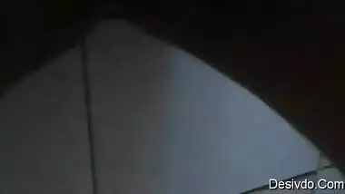 Desi mallu babe shows in bathroom n fingering
