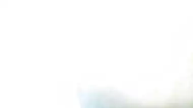 Desi Girl Kissing and Fingering Part 1