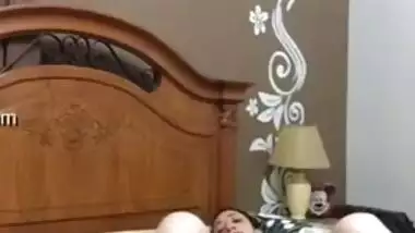 Solo sex in front of camera in the nude is what Indian is good at