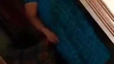Desi aunty Flashing Pussy For Debar