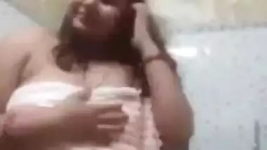 Ordinary video call gives Desi guy XXX opportunity to see sexy fatty's tits