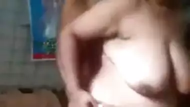 Pakistani outdoor sex clip of village couple caught on cam