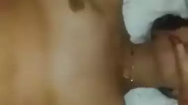 Indian XXX slut is nailed by Desi neighbour in her marital bed MMS