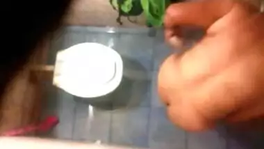 Bangla desi Neighbor aunty bathing & toilet Hidden cam 