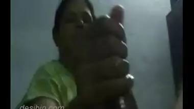 Indian Bhabhi Giving Handjob