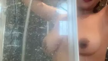 Tamil actress Lavanya shower bath latest app video