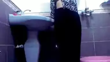 So hot when she is giving a handjob and...