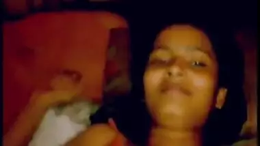 Desi cute girl show her sexy boobs