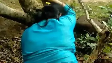 Man pulls Desi's pants down to fuck from behind in outdoor XXX video