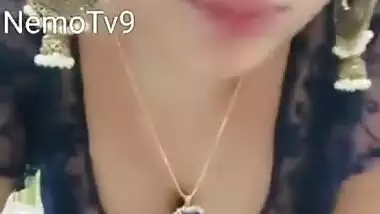 Priyanka last cleavage and navel video before marriage