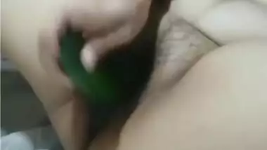 White Bitch And Desi Bhabi - Putting Cucumber Inside Her Pussy